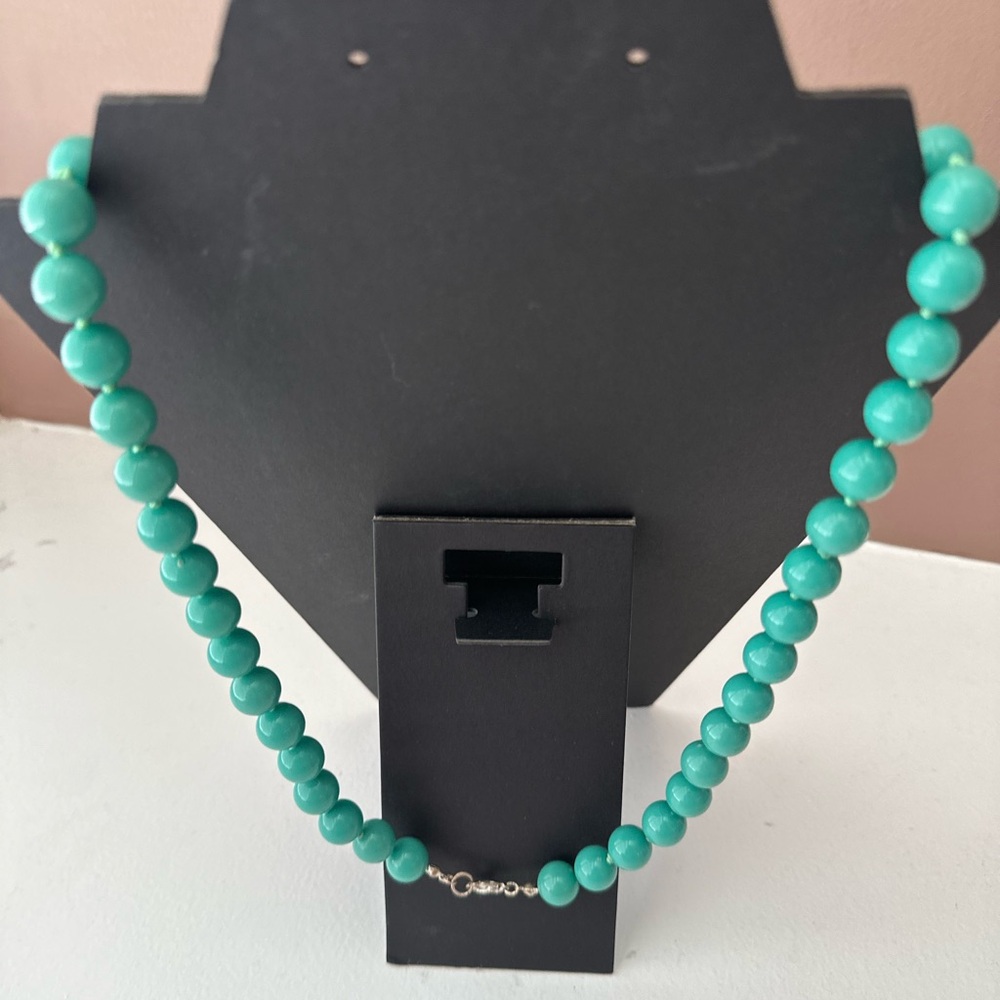 Green beaded necklace - Picture 2 of 2